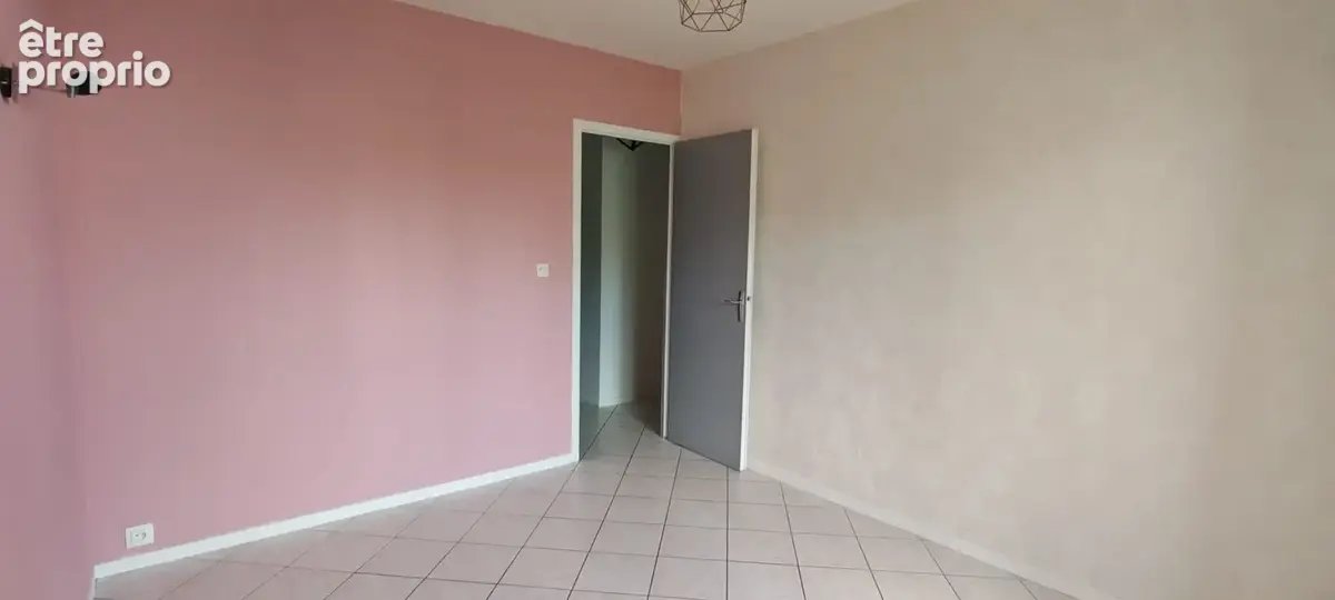 Appartement 52 m² à Epernay  - photo 7