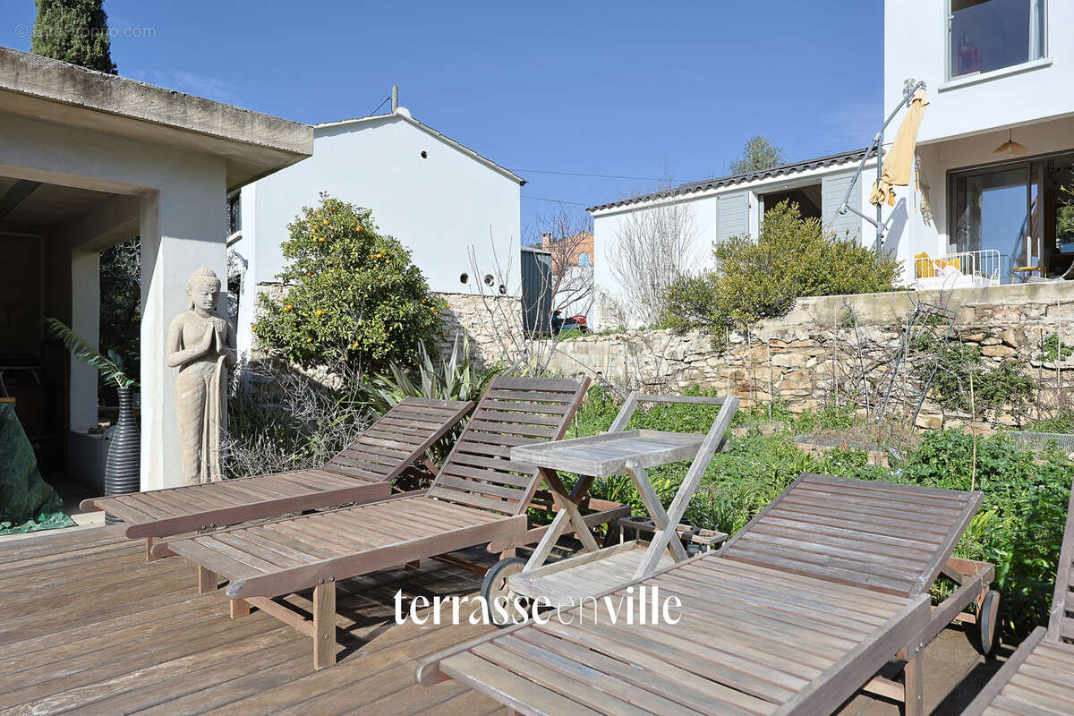 La ciotat - figuerolles - maison familiale - t6 - 204 m2 + t2 40 m2 - piscine - parcelle 1041m2 - vue mer - 1 - photo 20
