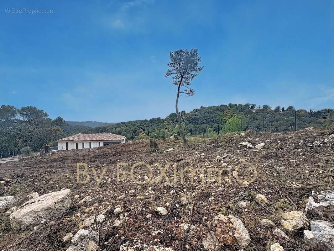 Terrain à ROQUEFORT-LES-PINS