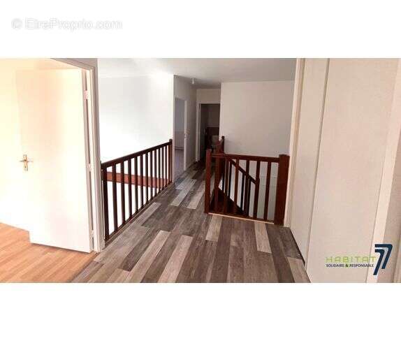 Appartement 110 m² à Magny-Le-Hongre  - photo 9