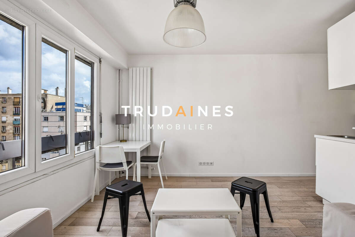 Appartement à PARIS-11E