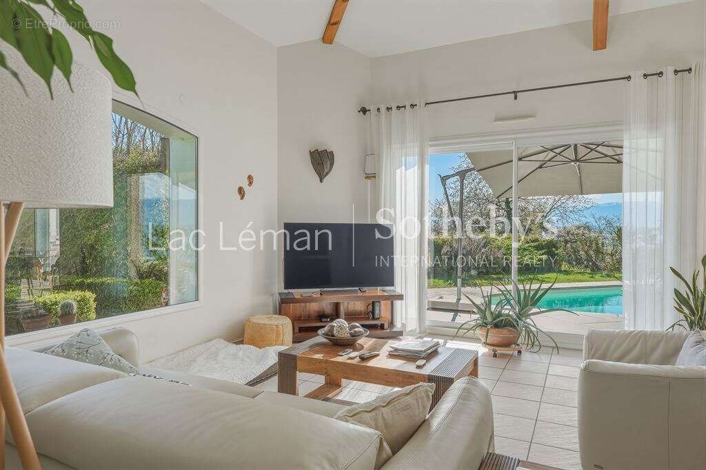 Maison à CHENS-SUR-LEMAN