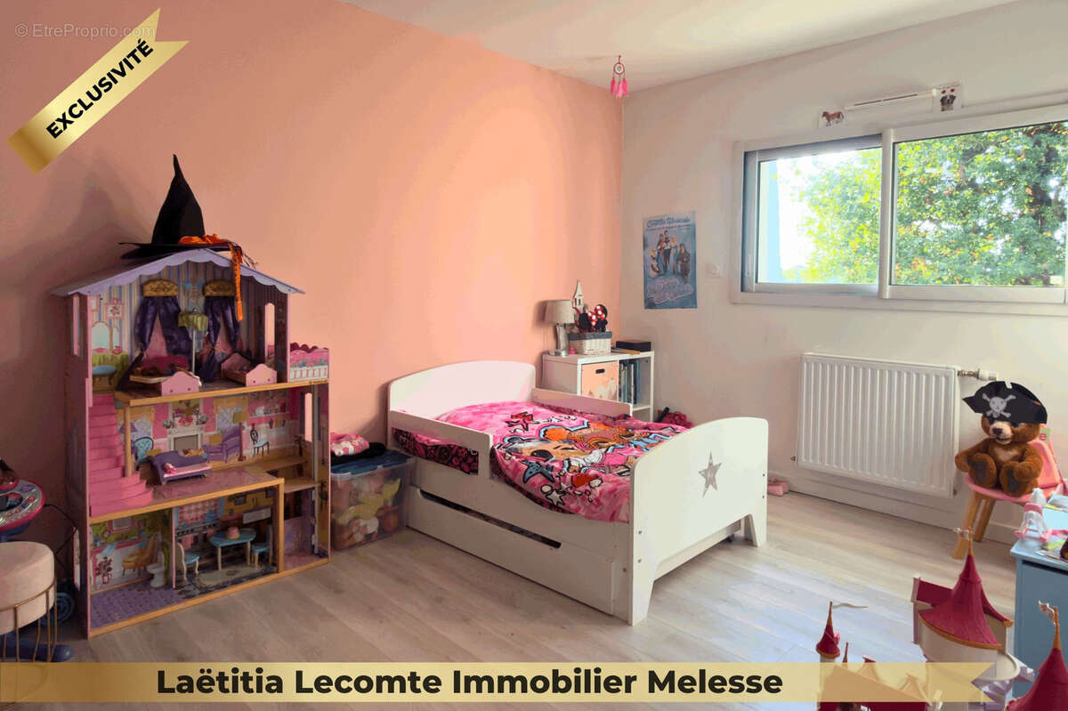 Maison à MONTREUIL-LE-GAST