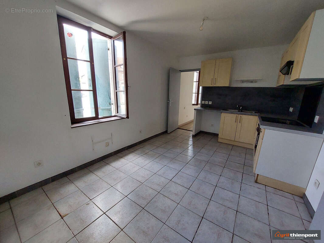 Appt 2 : cuisine - Appartement à CRECY-EN-PONTHIEU