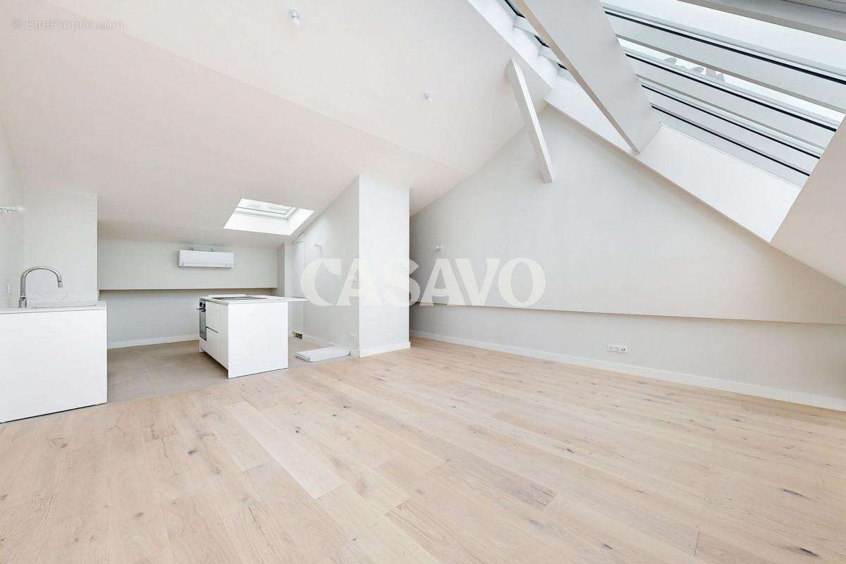 Appartement à PARIS-16E