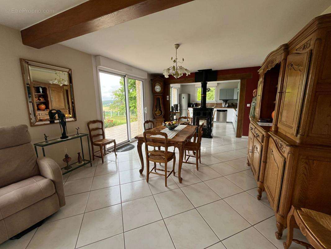 Maison à CHARLEVAL