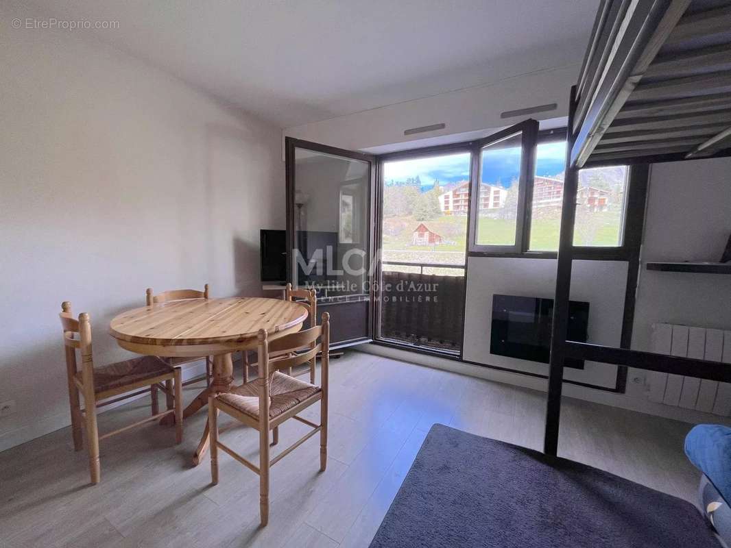 Appartement à SAINT-ETIENNE-DE-TINEE