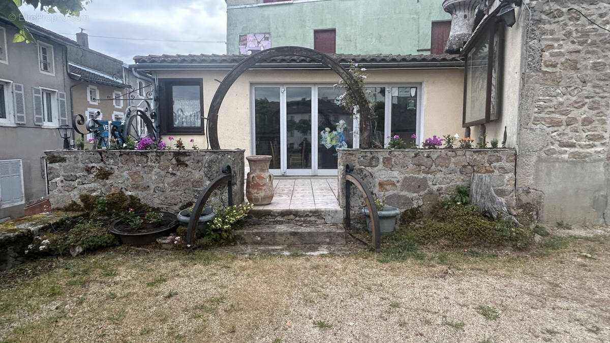 Appartement à CHATEAUPONSAC