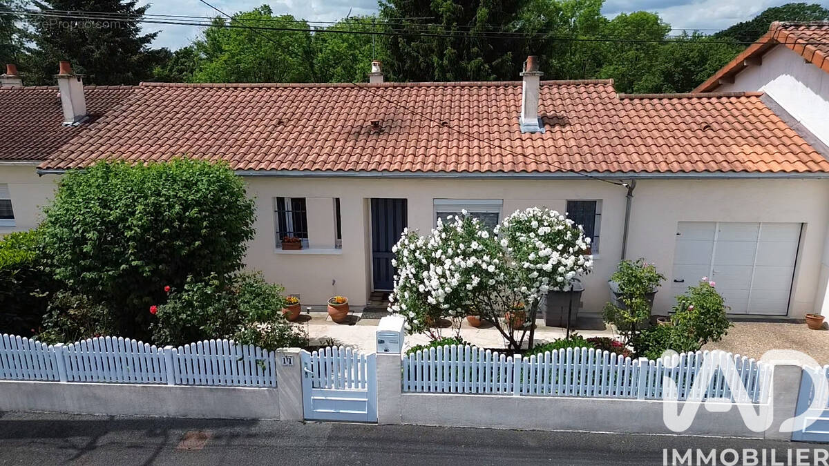 Photo 1 - Maison à PARTHENAY