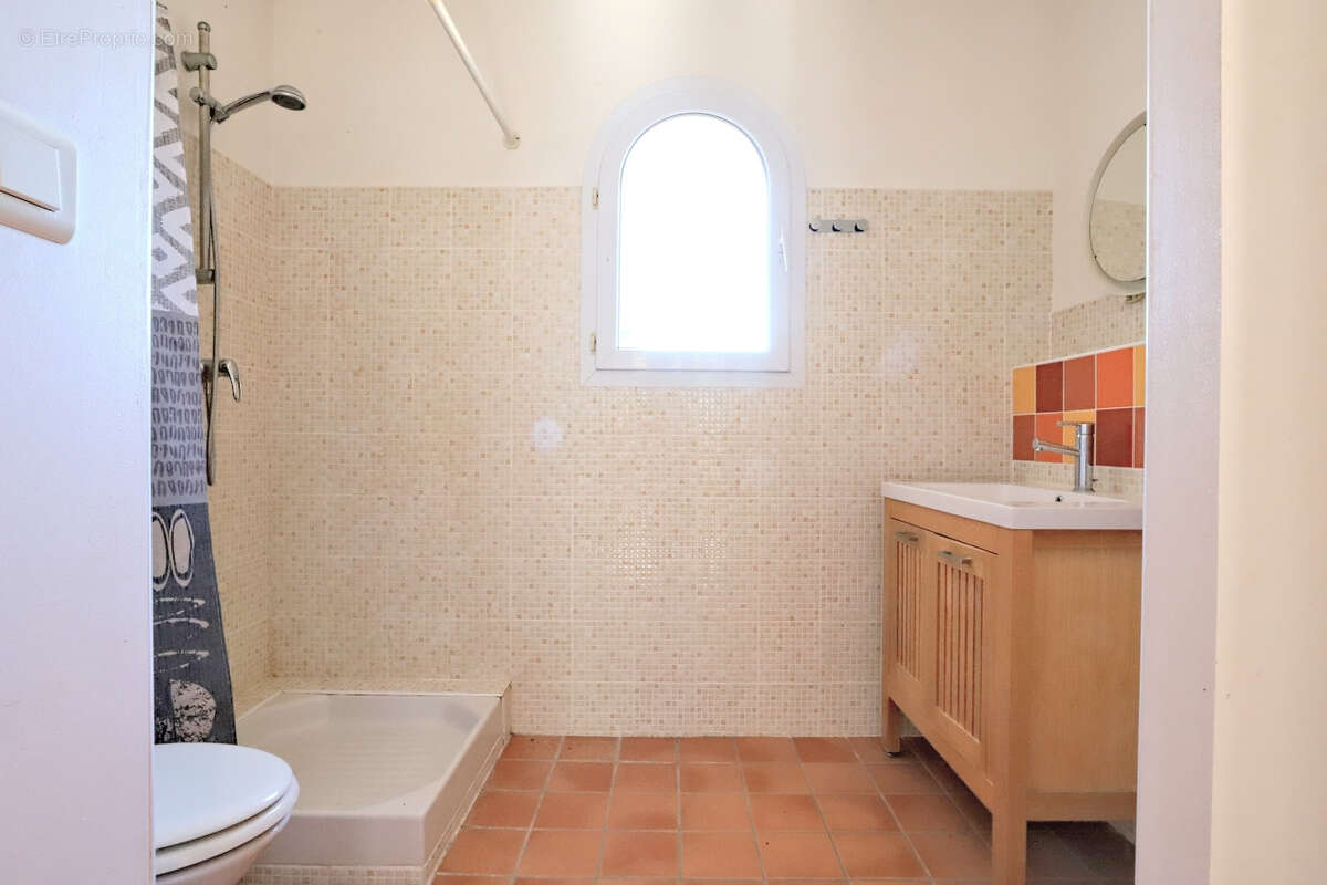 Maison à SOLLIES-TOUCAS