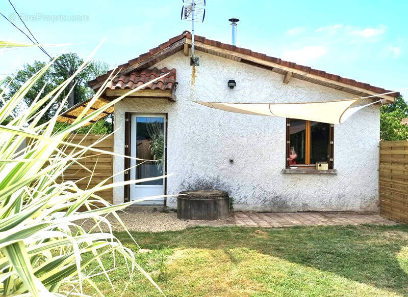 Maison à vendre 3 pièces SAINT PANTALEON DE LARCHE (19) - photo 1