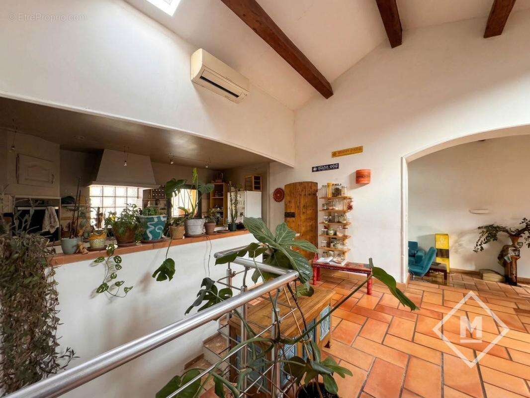 Appartement à MARSEILLE-4E