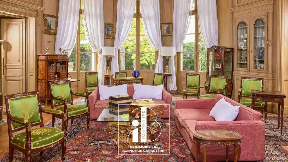 Maison à FONTAINEBLEAU