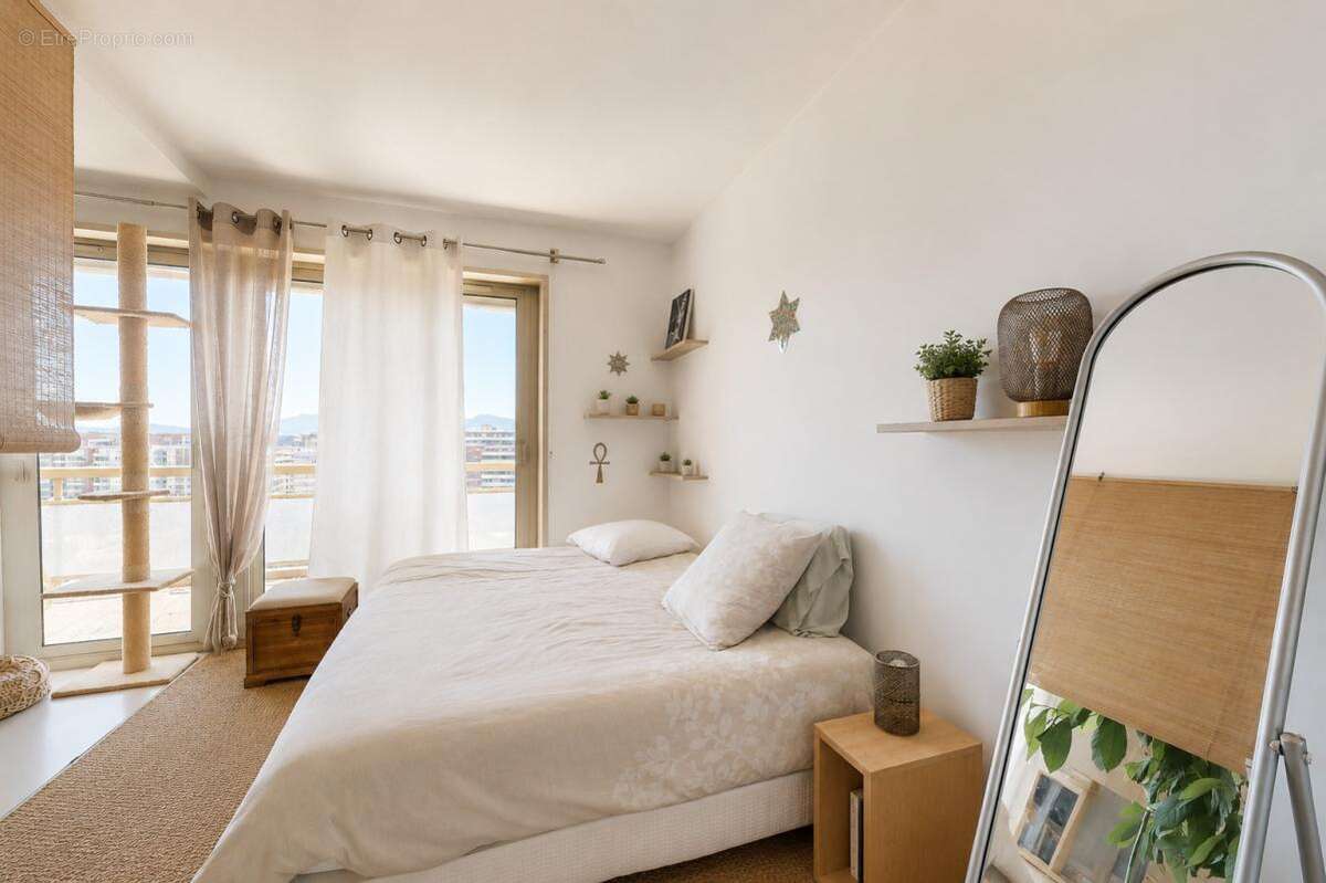 Appartement à MARSEILLE-6E