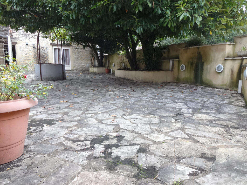 cour - Maison à LUZECH