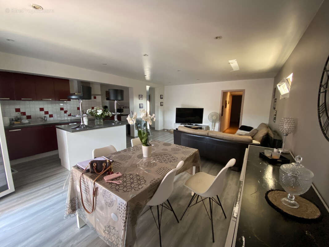 Bel appartement T4 avec terrasse et jardin - photo 4
