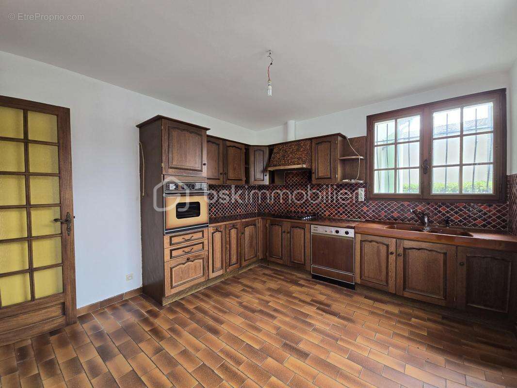 Maison à MONTELIMAR