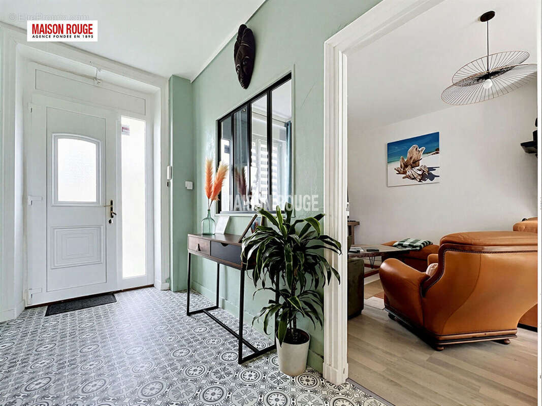 Maison de caractère en pierre au coeur du Vivier-sur-Mer - photo 3