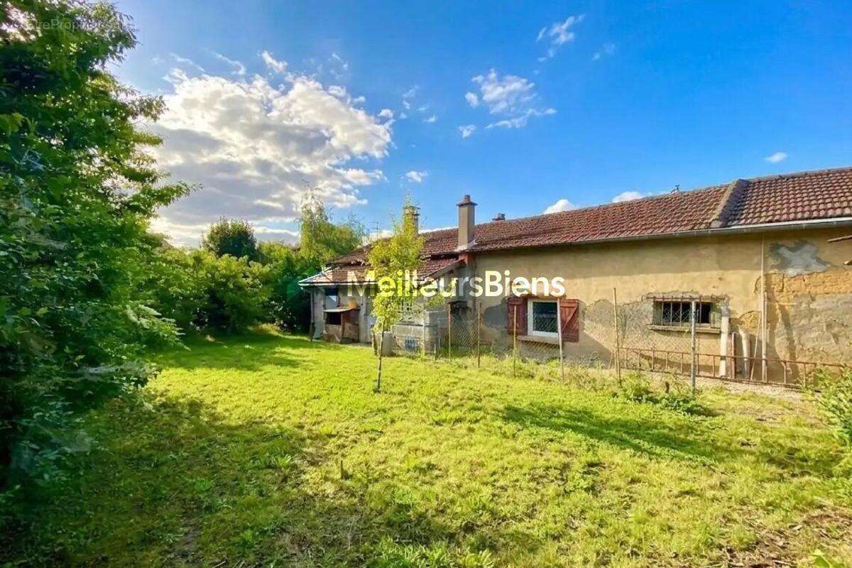 Ancien corps de ferme à fort potentiel sur 1 545 m² à Baneins - photo 15