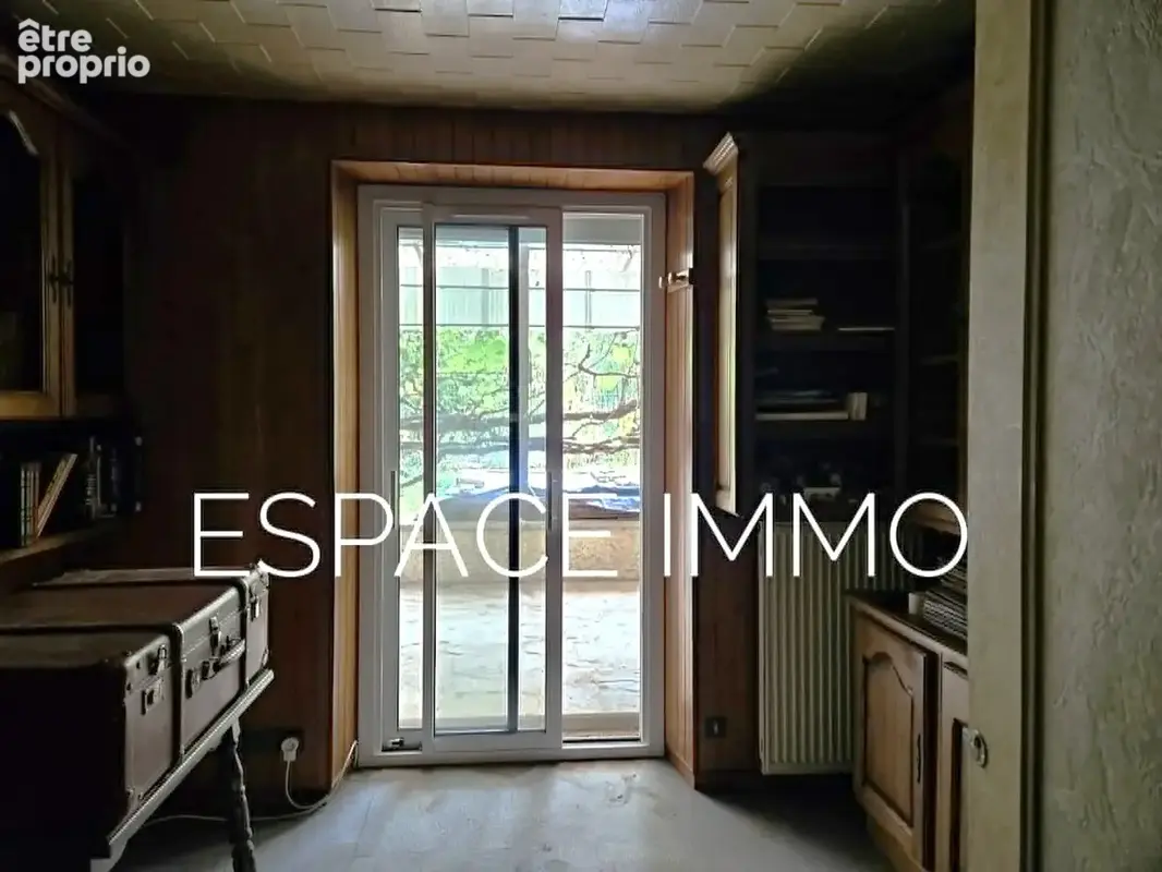 Maison d'habitation d'environ 140 m2 avec jardin et garages secteur prisé du Monastère - photo 13