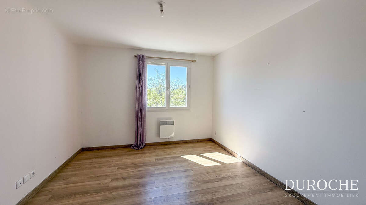 Maison à SAUVETERRE