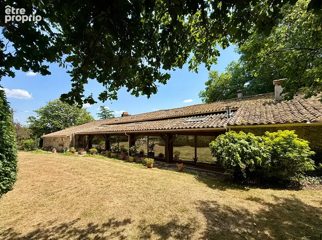 Ancienne ferme de caractère du XVIIe siècle entièrement rénovée avec dépendances , piscine et parc paysager - photo 22