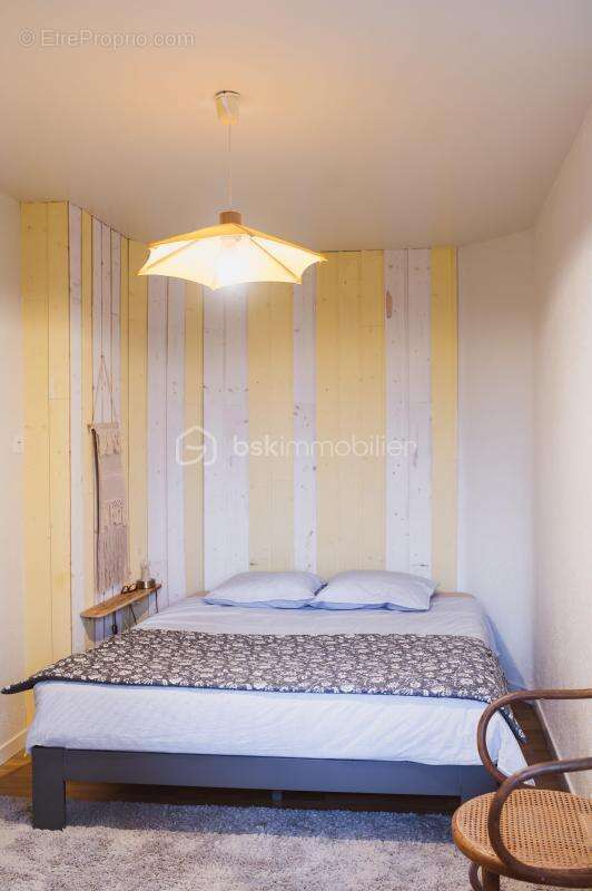 Maison à VILLAINES-LES-ROCHERS