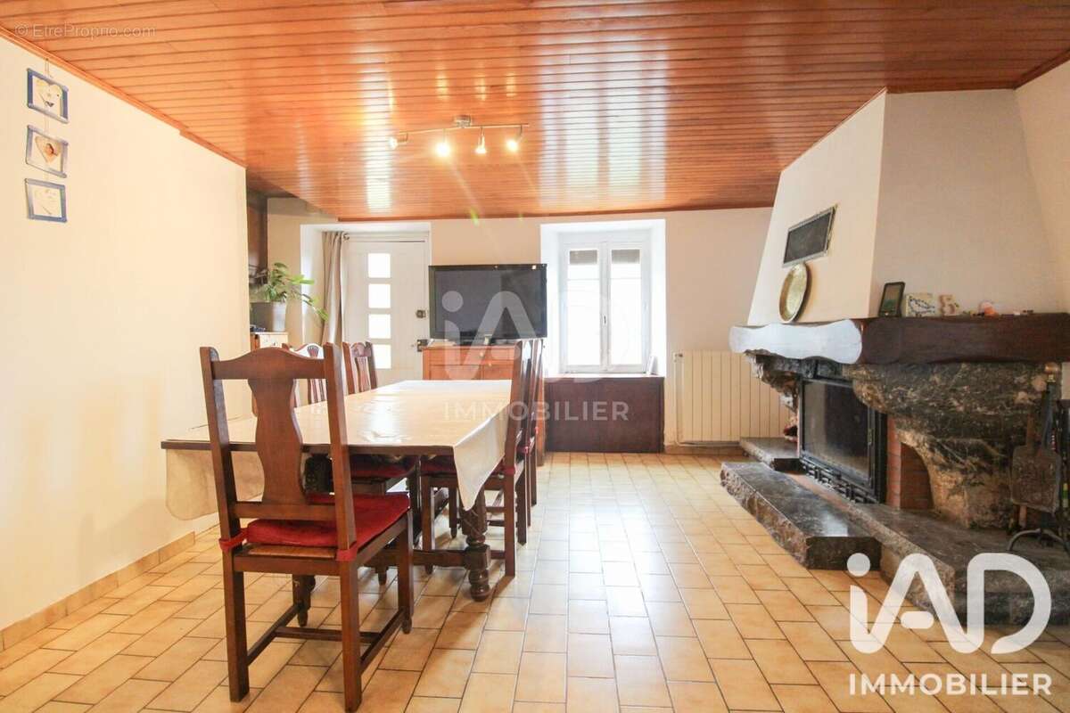 Maison 142 m² à Saint-Juery  - photo 5