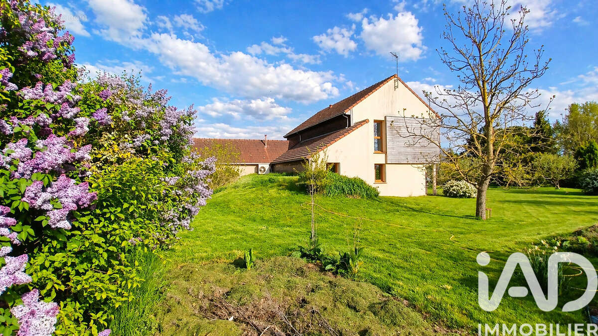 Maison 168 m² à Logron  - photo 4