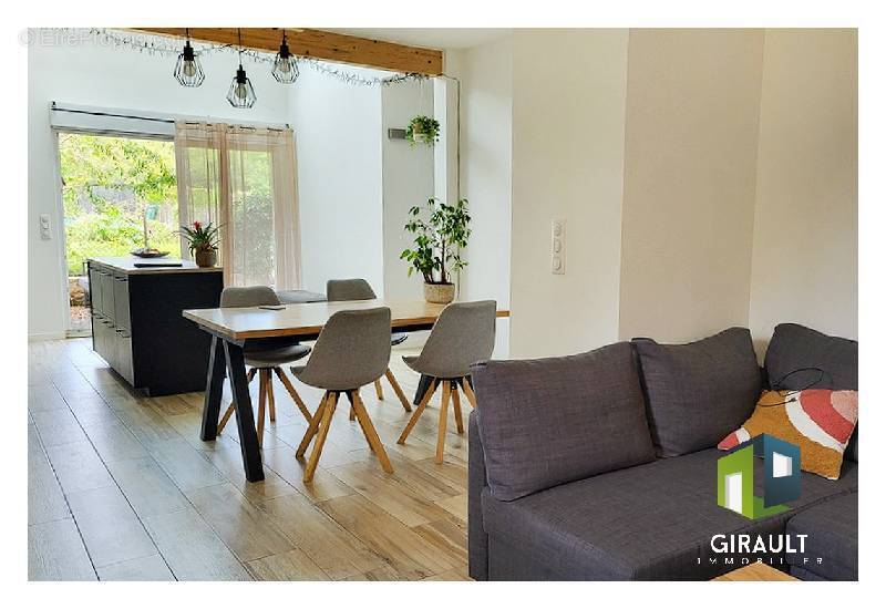 Appartement à VIEUX-CHARMONT