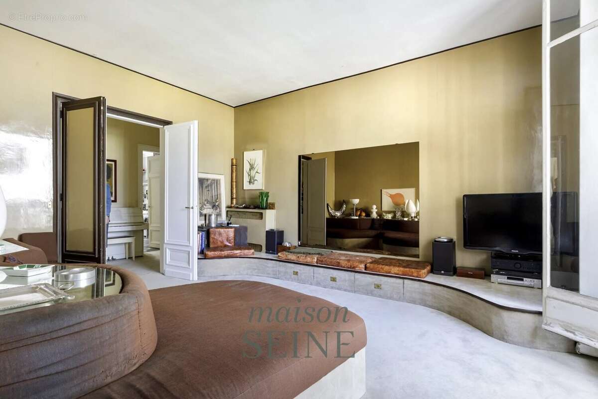 Appartement à NEUILLY-SUR-SEINE