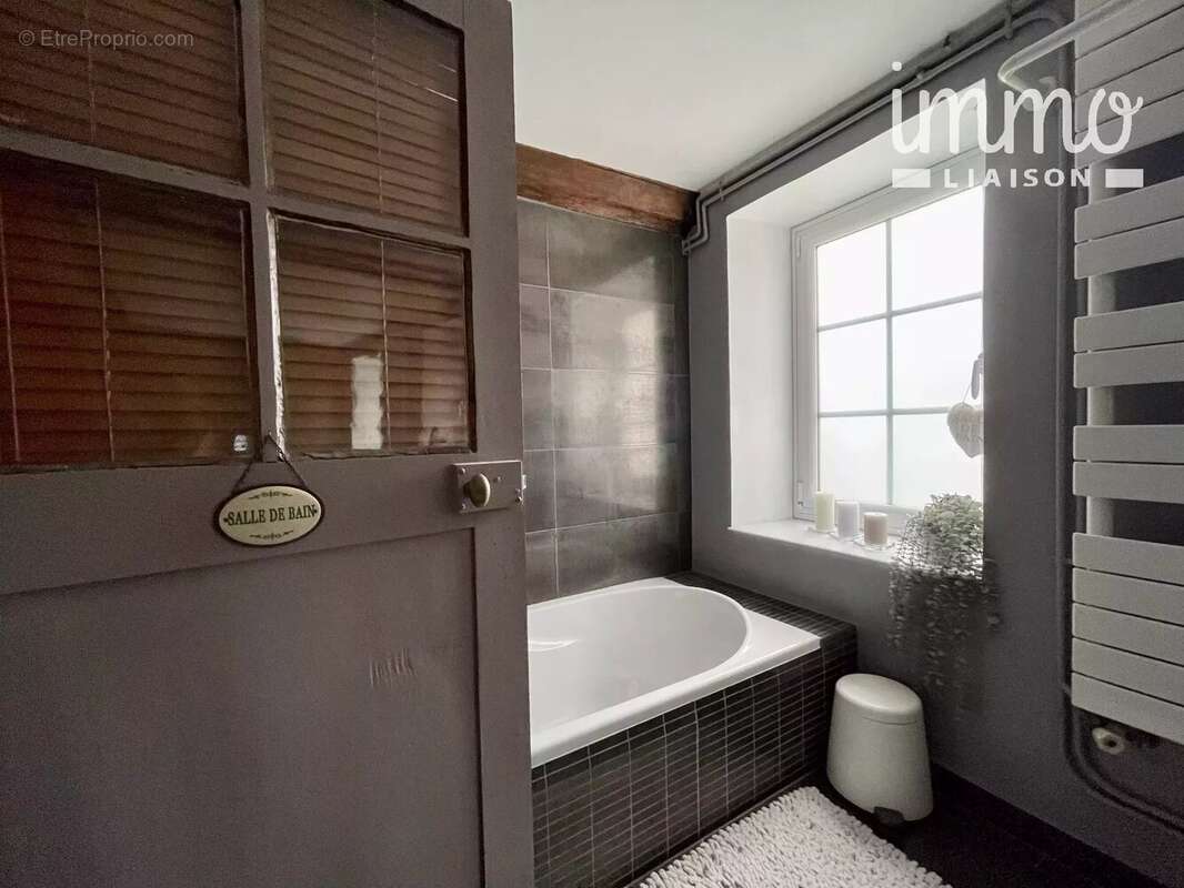 Maison à FLEURY-EN-BIERE