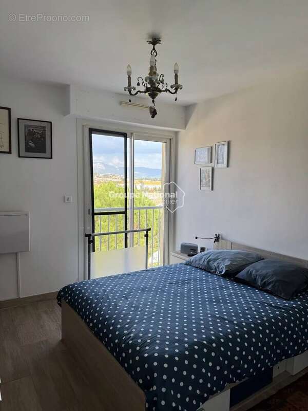 Appartement à SIX-FOURS-LES-PLAGES