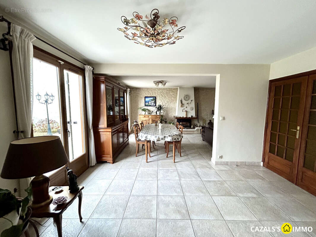 Maison à CHAMPCUEIL