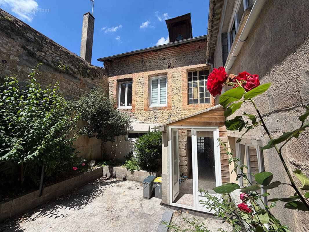 Appartement à LILLEBONNE