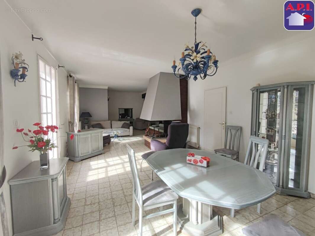 Maison à LA TOUR-DU-CRIEU