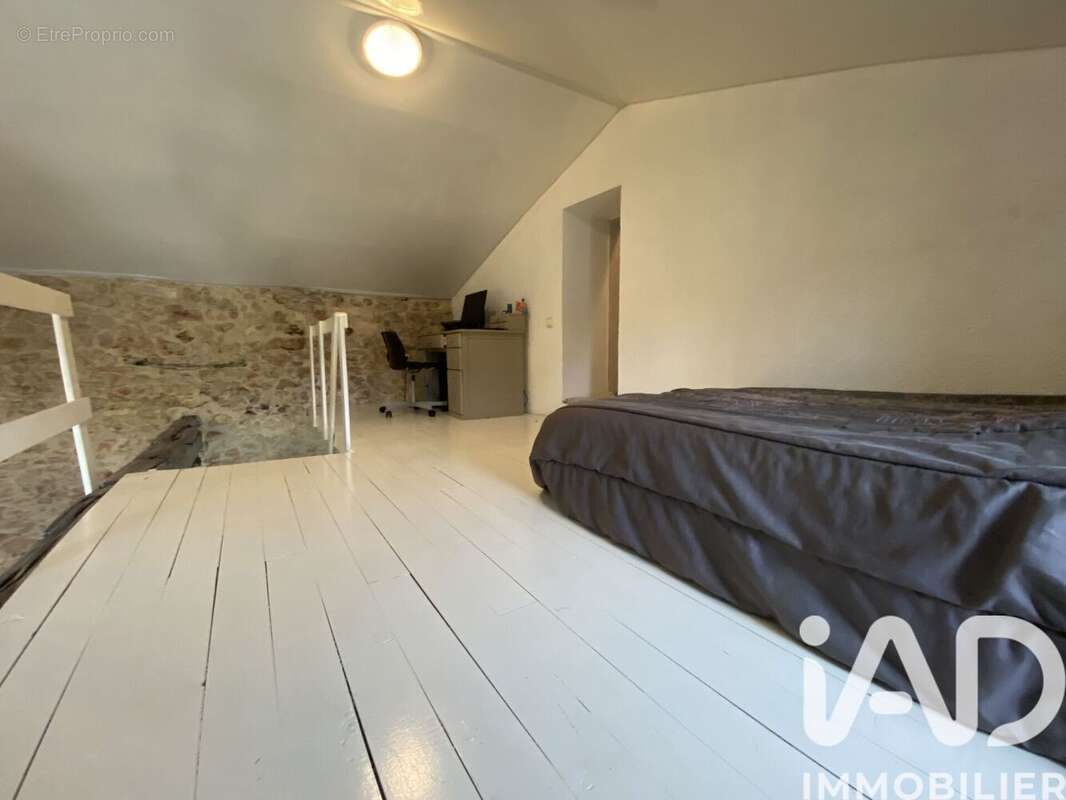Maison 200 m² à Donnezac  - photo 9