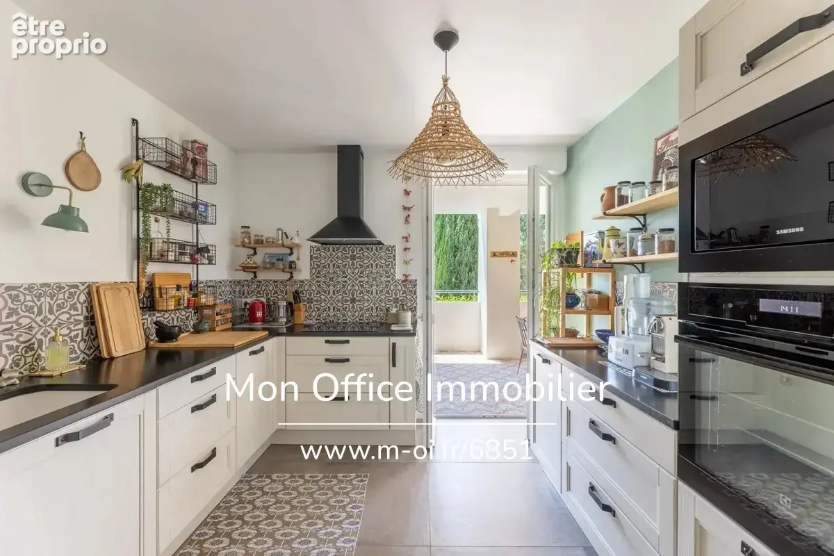 Référence : 7231-PAN - Appartement 3 pièces de 82 m² à Aix-en-Provence - photo 8
