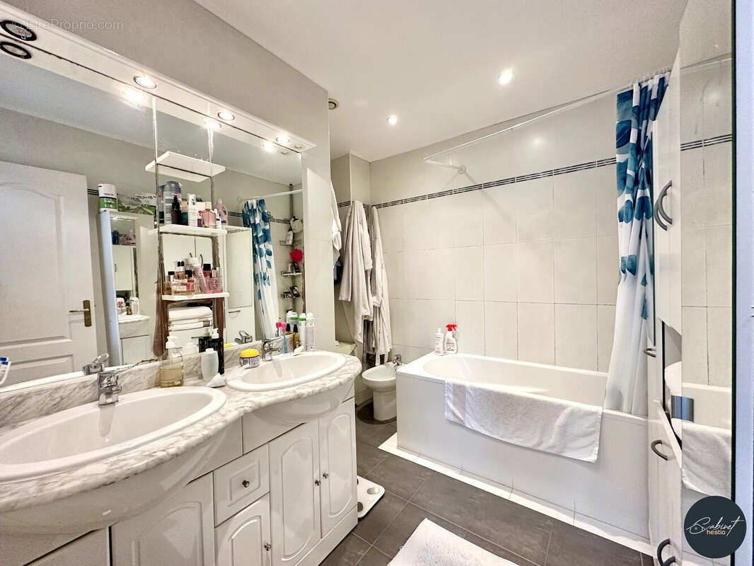 Appartement à BEAUSOLEIL