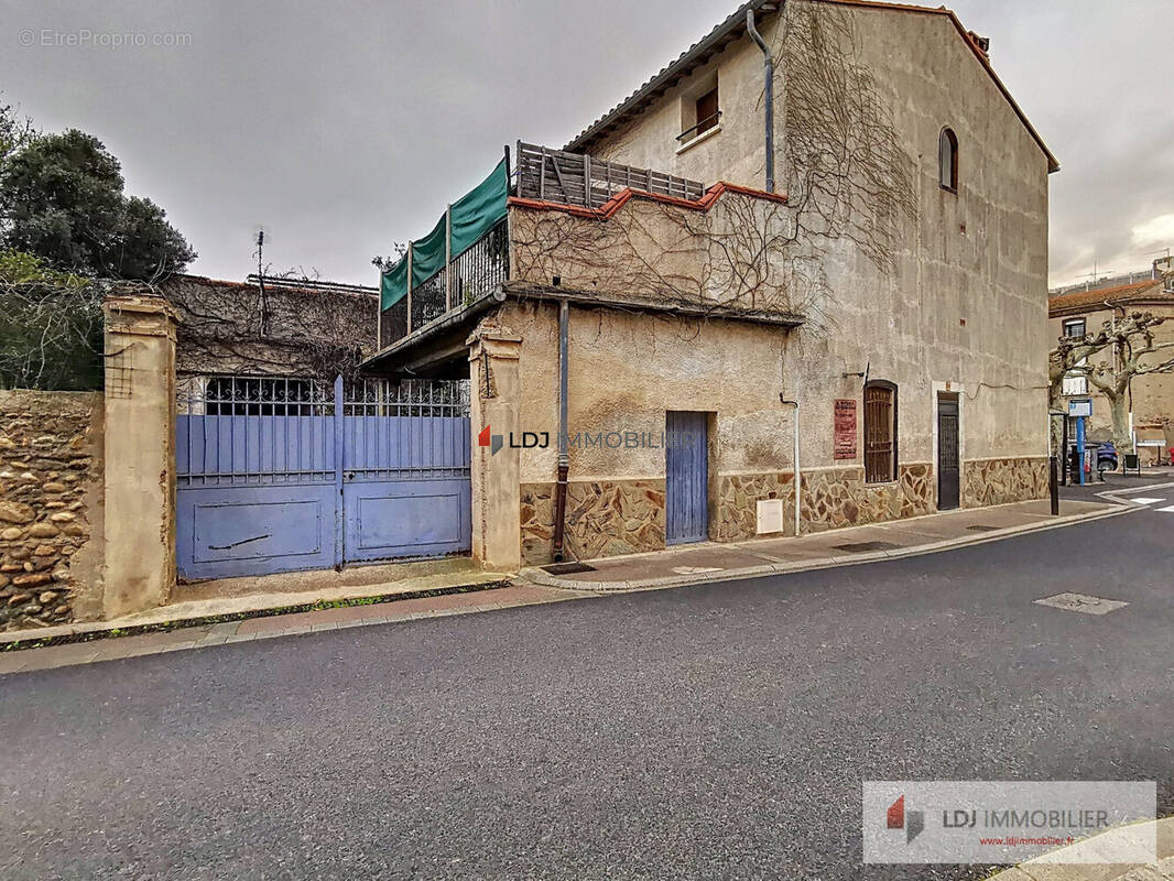 Maison à VILLENEUVE-LA-RIVIERE