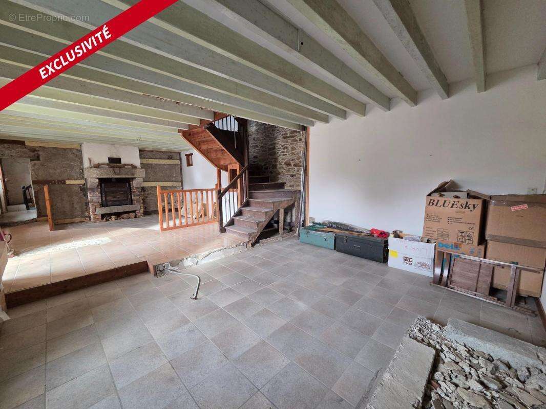 Maison à PONT-MELVEZ