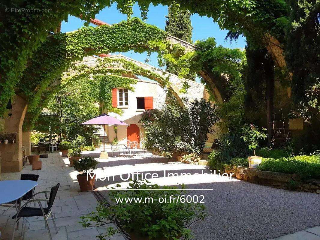 Référence : 6002-VCL. - Maison de Maître du XVII - Cours intérieure et piscine - 20 minutes d'Aix en Provence - photo 3