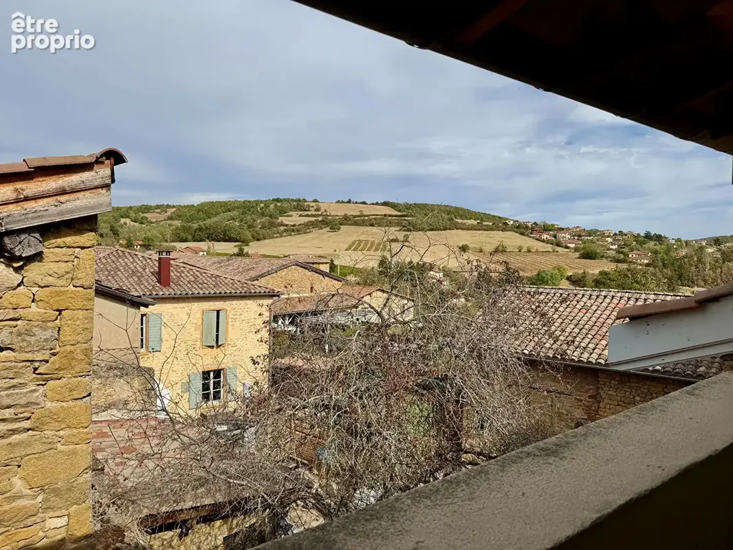 OINGT - Maison de village de 178 m² habitables - 3 chambres, 1 terrasse, cave à vin - photo 14