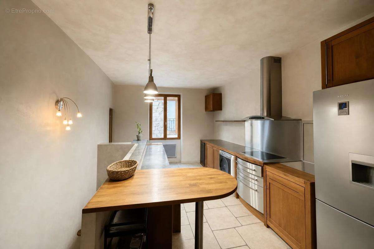 Appartement à PEILLE
