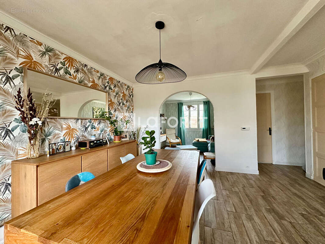 Maison à VIRY-CHATILLON