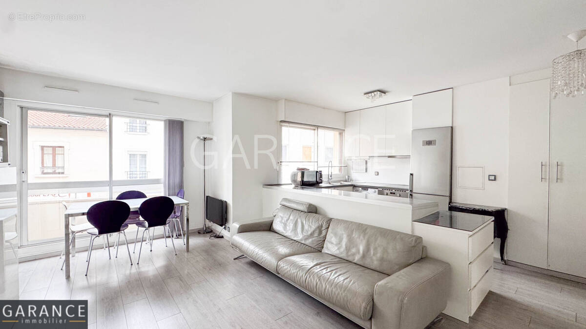 Appartement à PARIS-12E