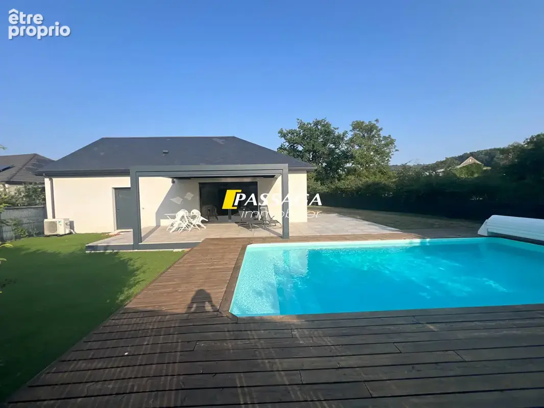 A VENDRE - Belle maison plain-pied de type 5 avec jardin et piscine - AGEN D'AVEYRON - photo 10
