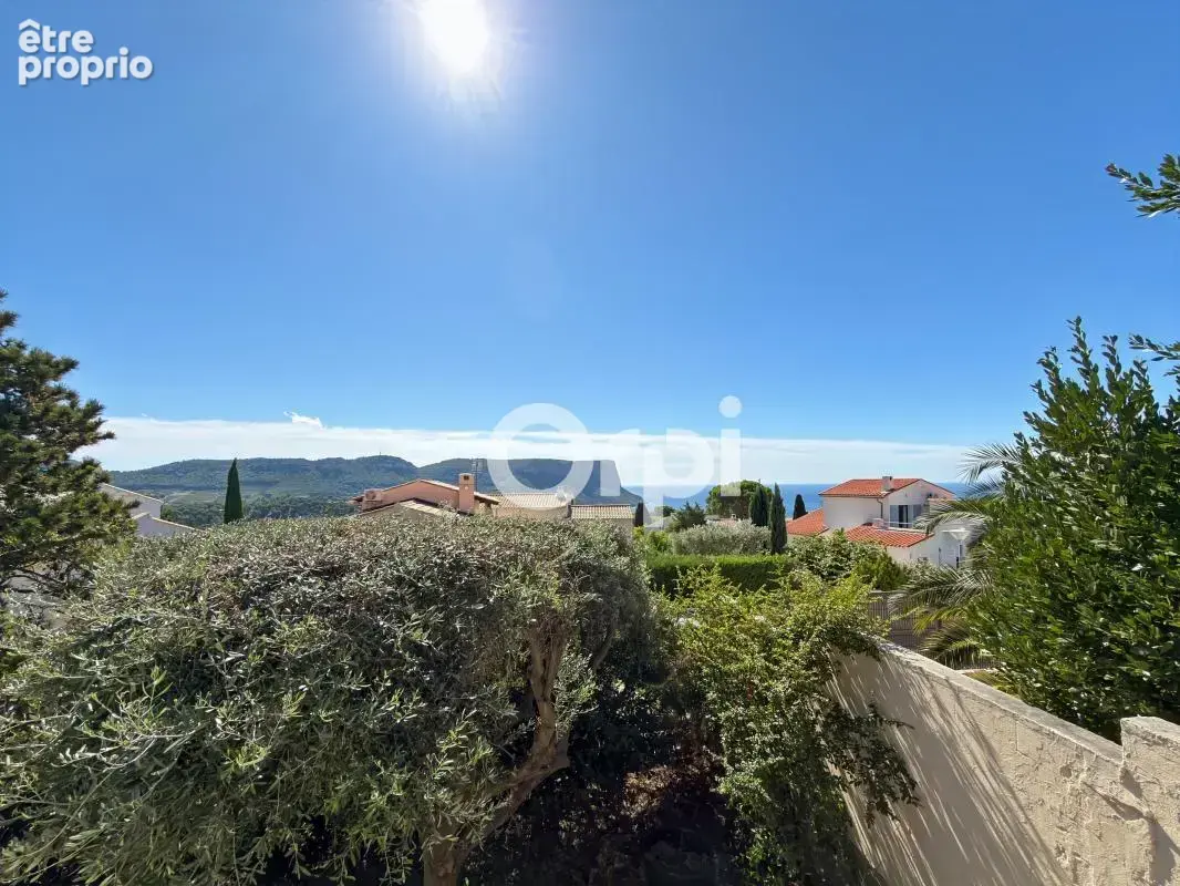 ** Cassis - Idéal investisseurs - Villa de 6 appartements ** - photo 7