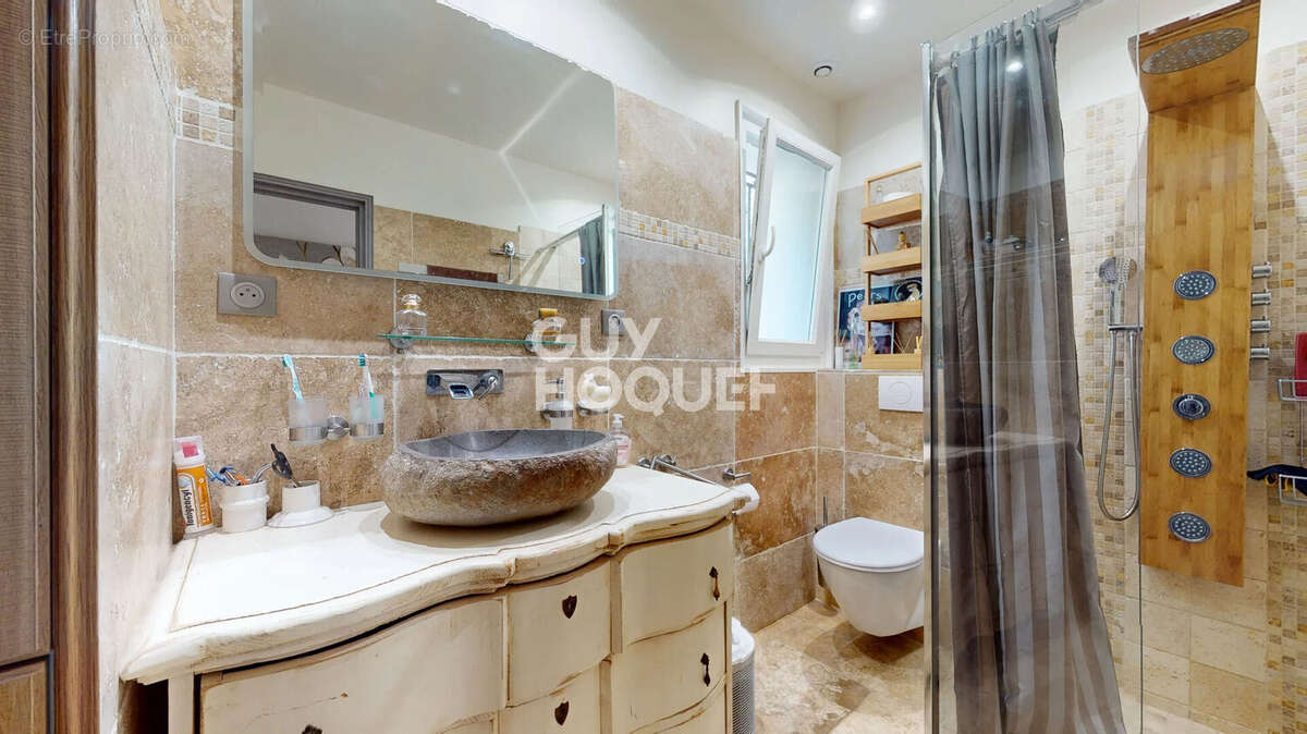 Secteur de Saint Antoine  , l'Isle-sur-la-Sorgue  - 167m² - 2450m² de terrain - photo 15