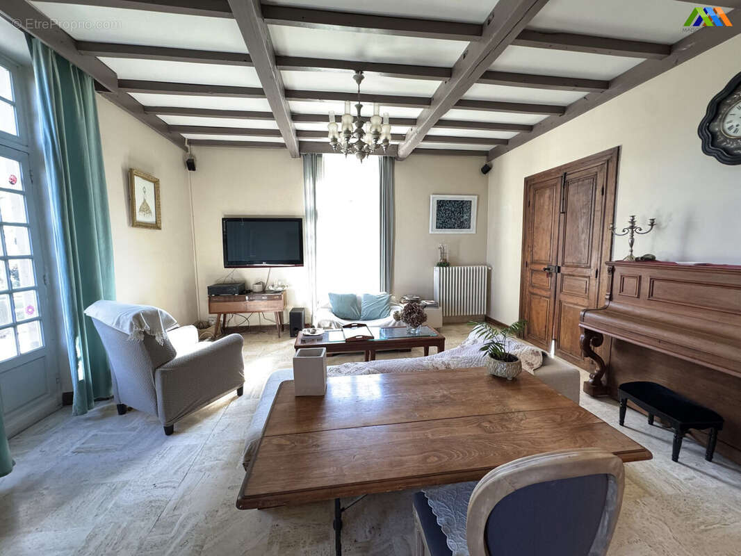 Maison 303 m² à Villecomtal-Sur-Arros  - photo 9